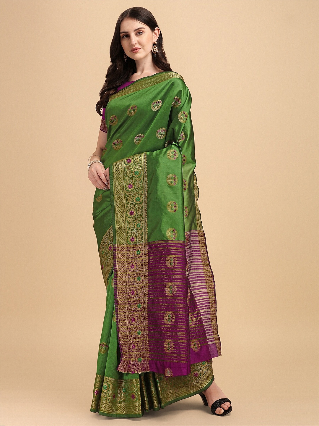 

Fashion Booms Floral Zari Silk Blend Banarasi Saree, Green
