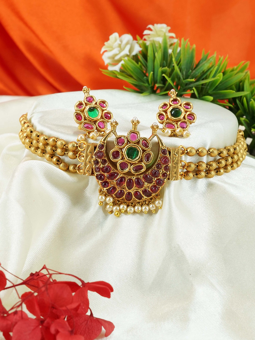 

GRIIHAM Gold-Plated Kundan-Studded Peacock Choker Jewellery Set