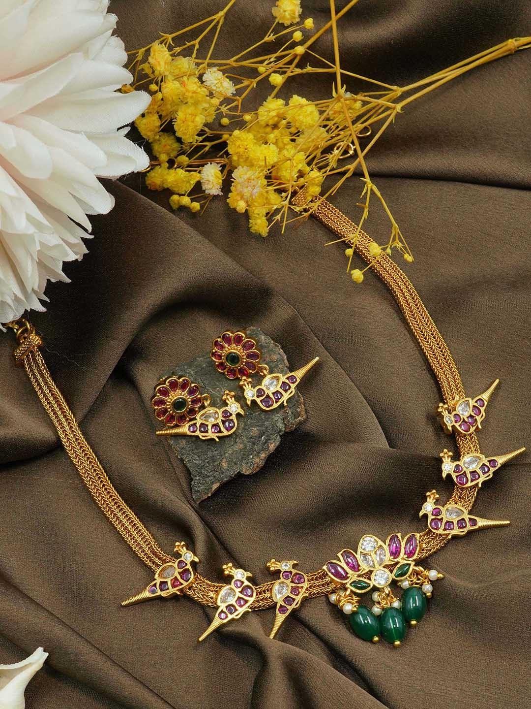 

GRIIHAM Gold-Plated Kempu Stone Studded Necklace Set, Red