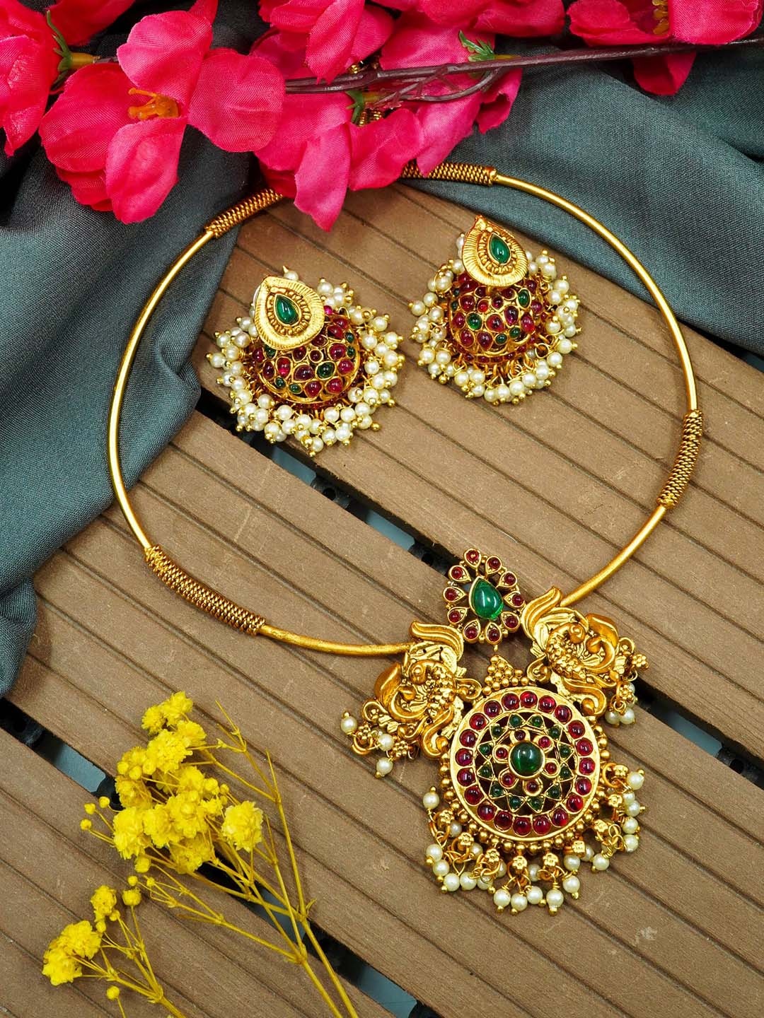 

GRIIHAM Gold-Plated AD Studded Antique Finish Jewellery Set, Green