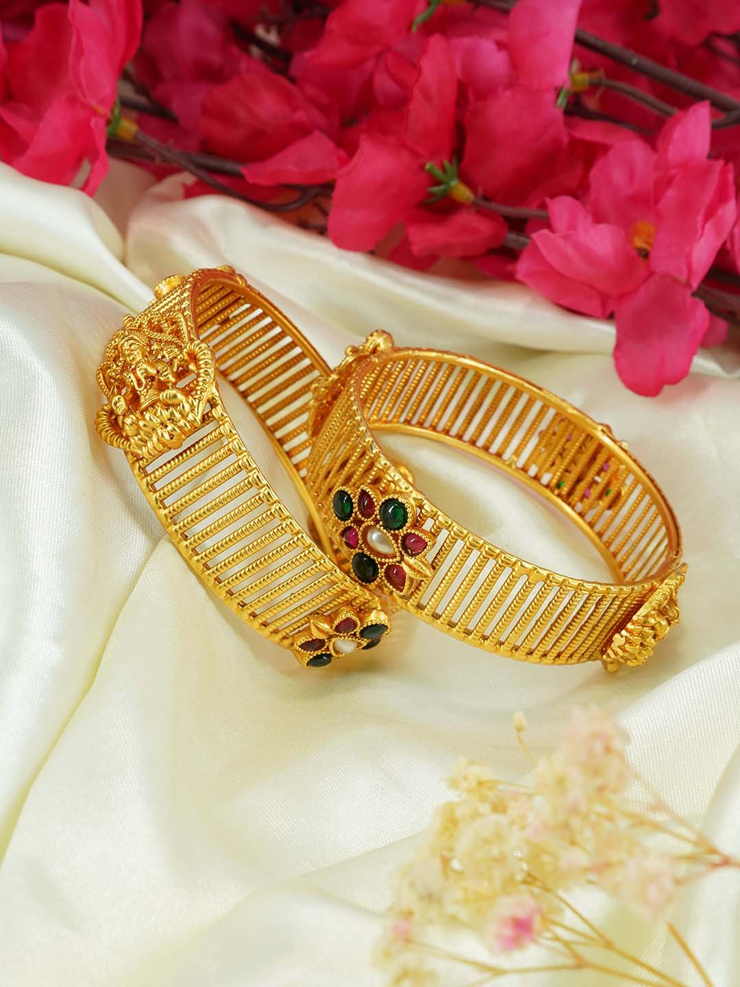 

GRIIHAM Set Of 2 Gold-Plated Stone Studded Bangles