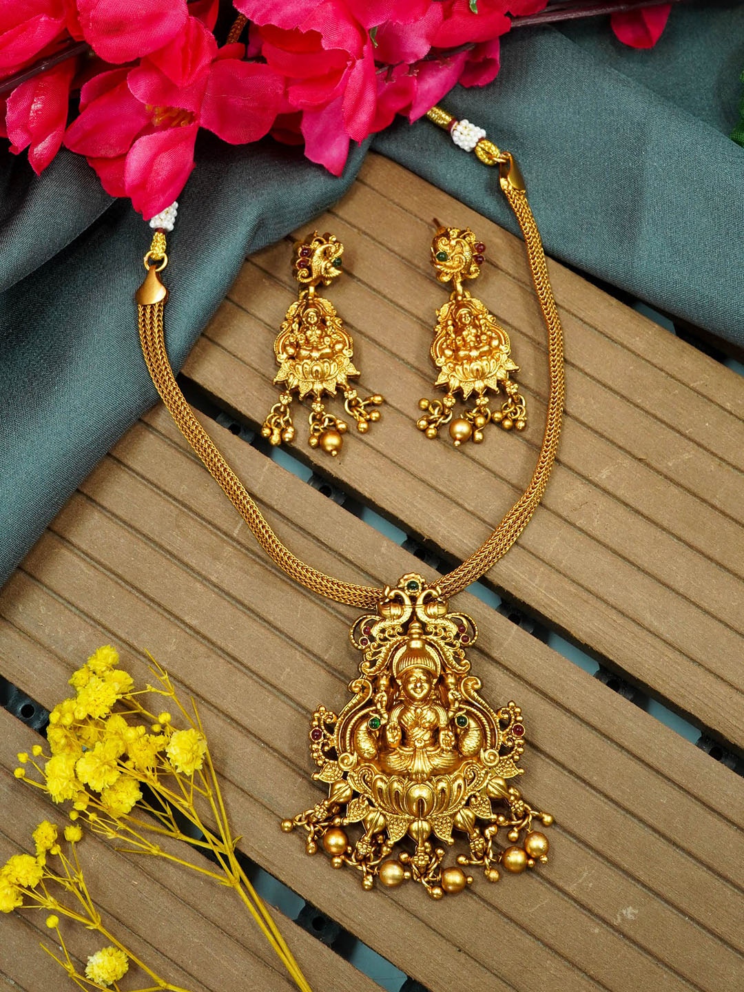 

GRIIHAM Gold-Plated Laxmi Designed Jewellery Set, Red