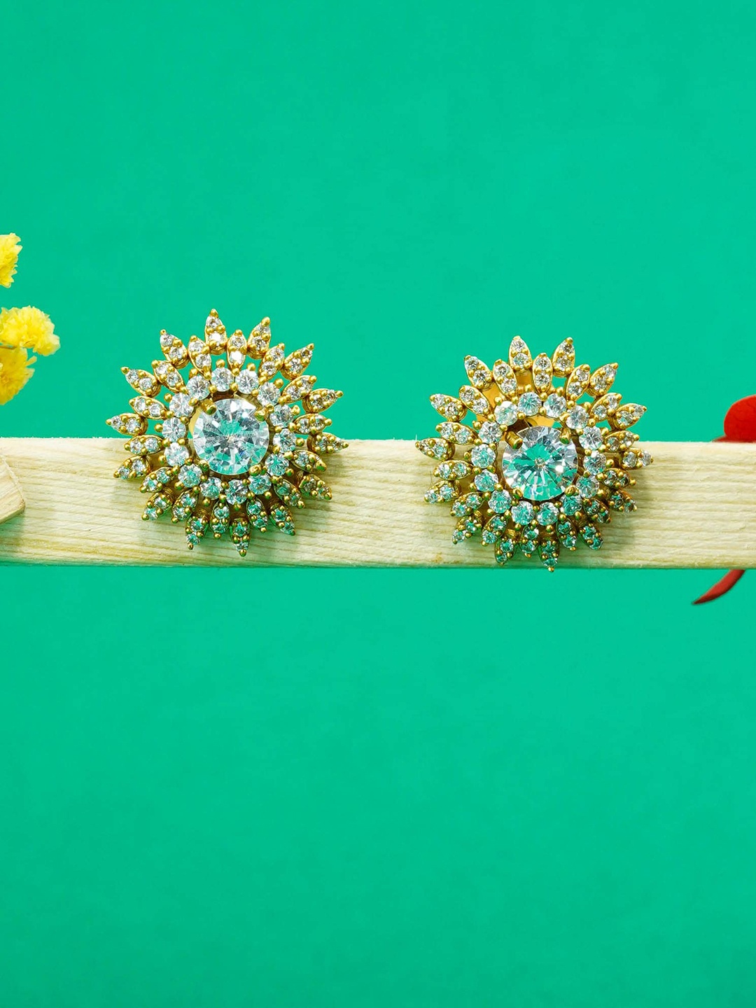 

GRIIHAM Gold-Plated Contemporary Studs Earrings