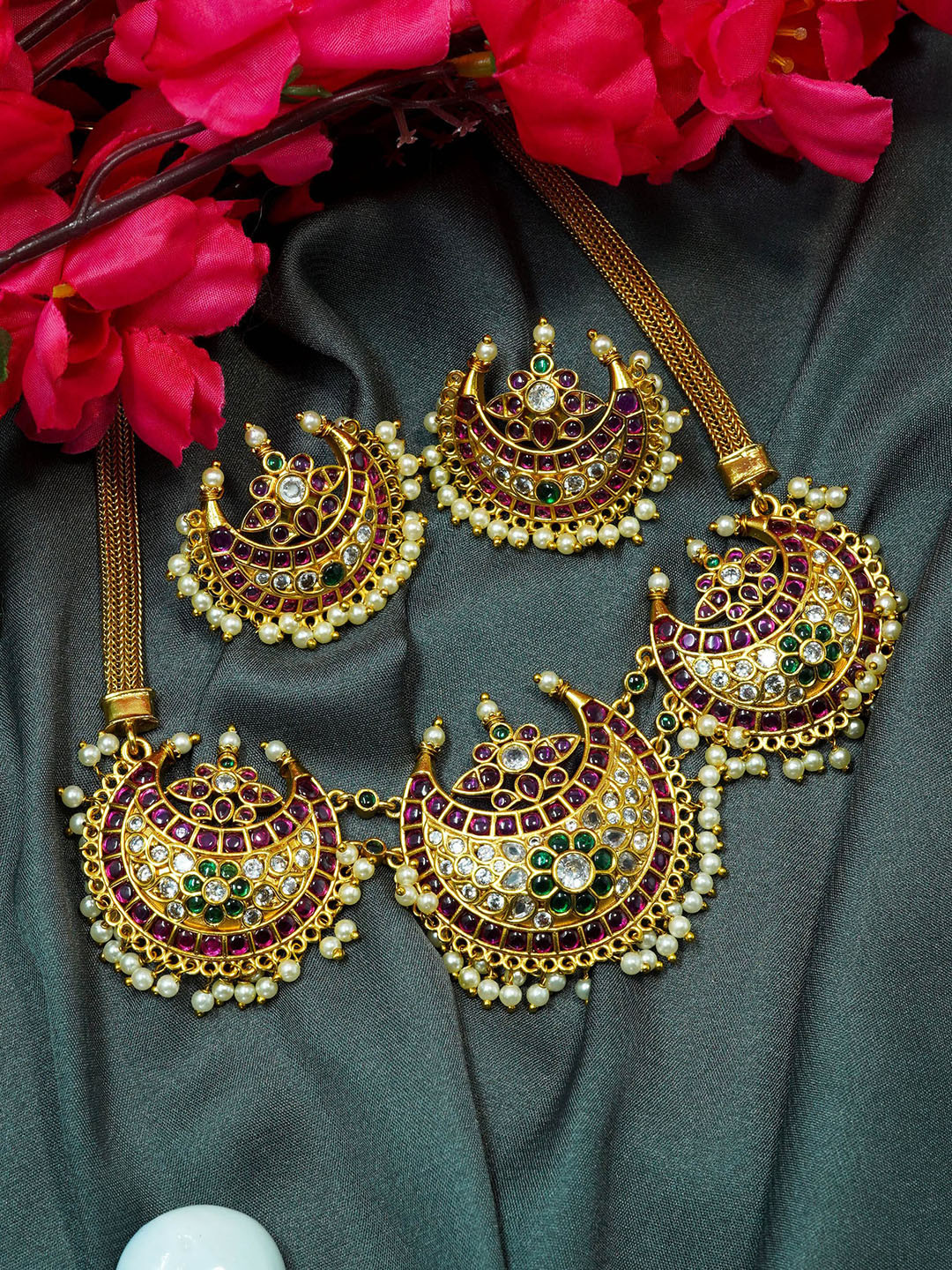 

GRIIHAM Gold-Plated AD-Studded & Beaded Antique Finish Jewellery Set