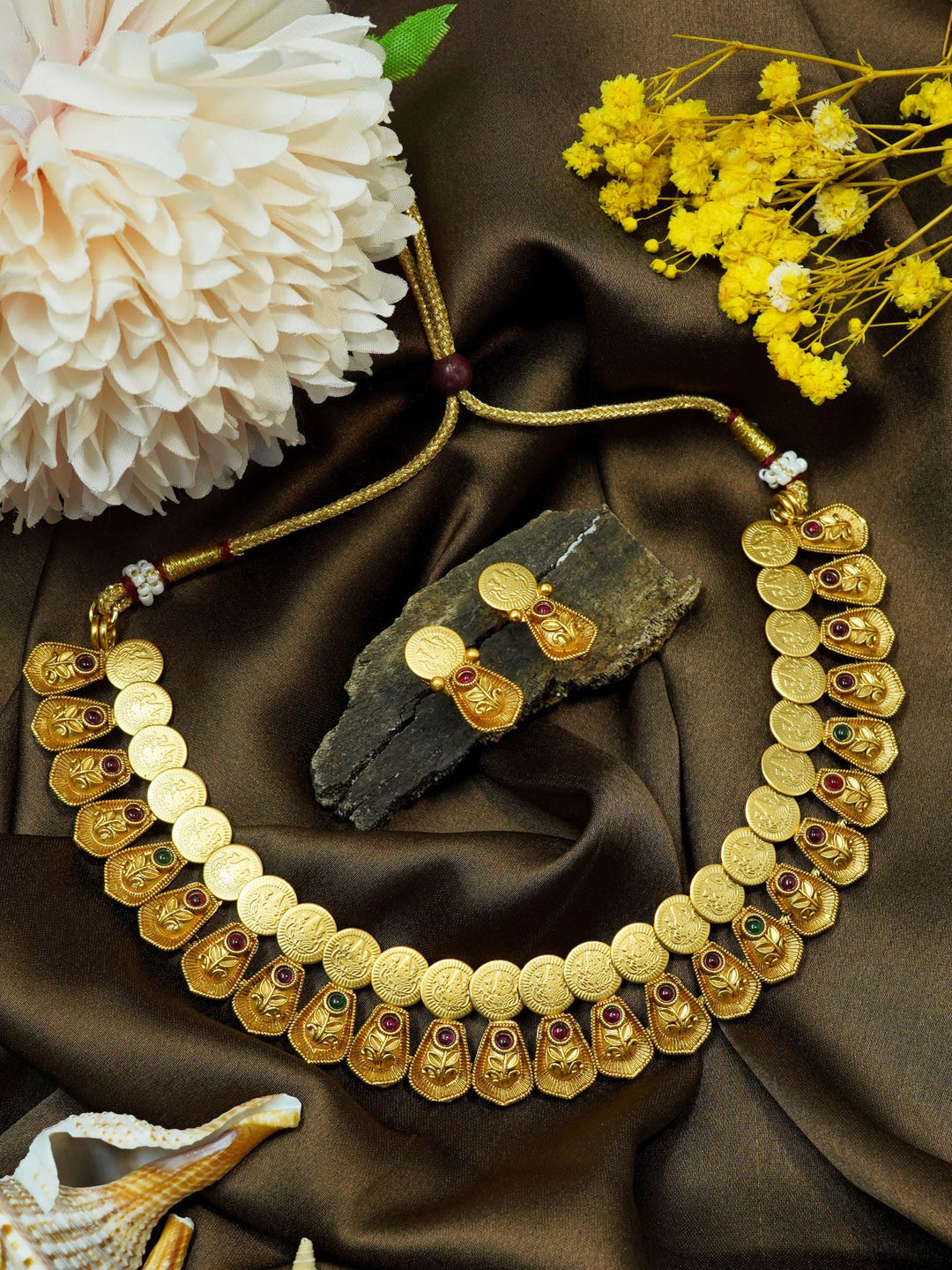 

GRIIHAM Gold-Plated & American diamond-Studded Laxmi Kasu Jewellery Set