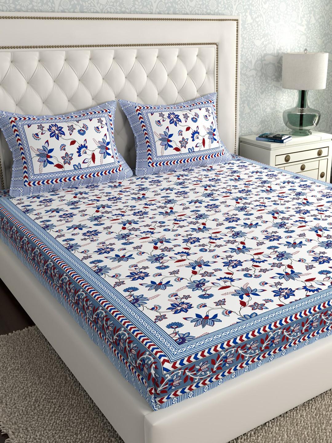 

LA VERNE White & Blue Floral 140 TC Cotton King Bedsheet with 2 Pillow Covers