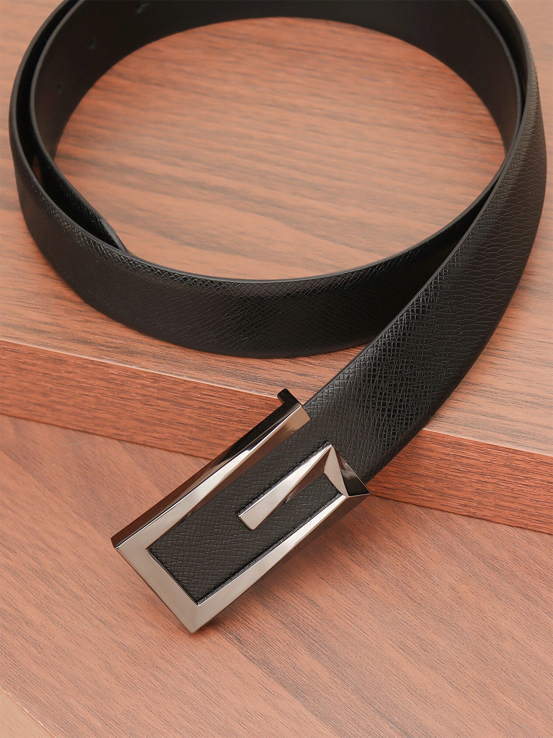 

Carlton London Men Textured Leather Formal Belt, Black