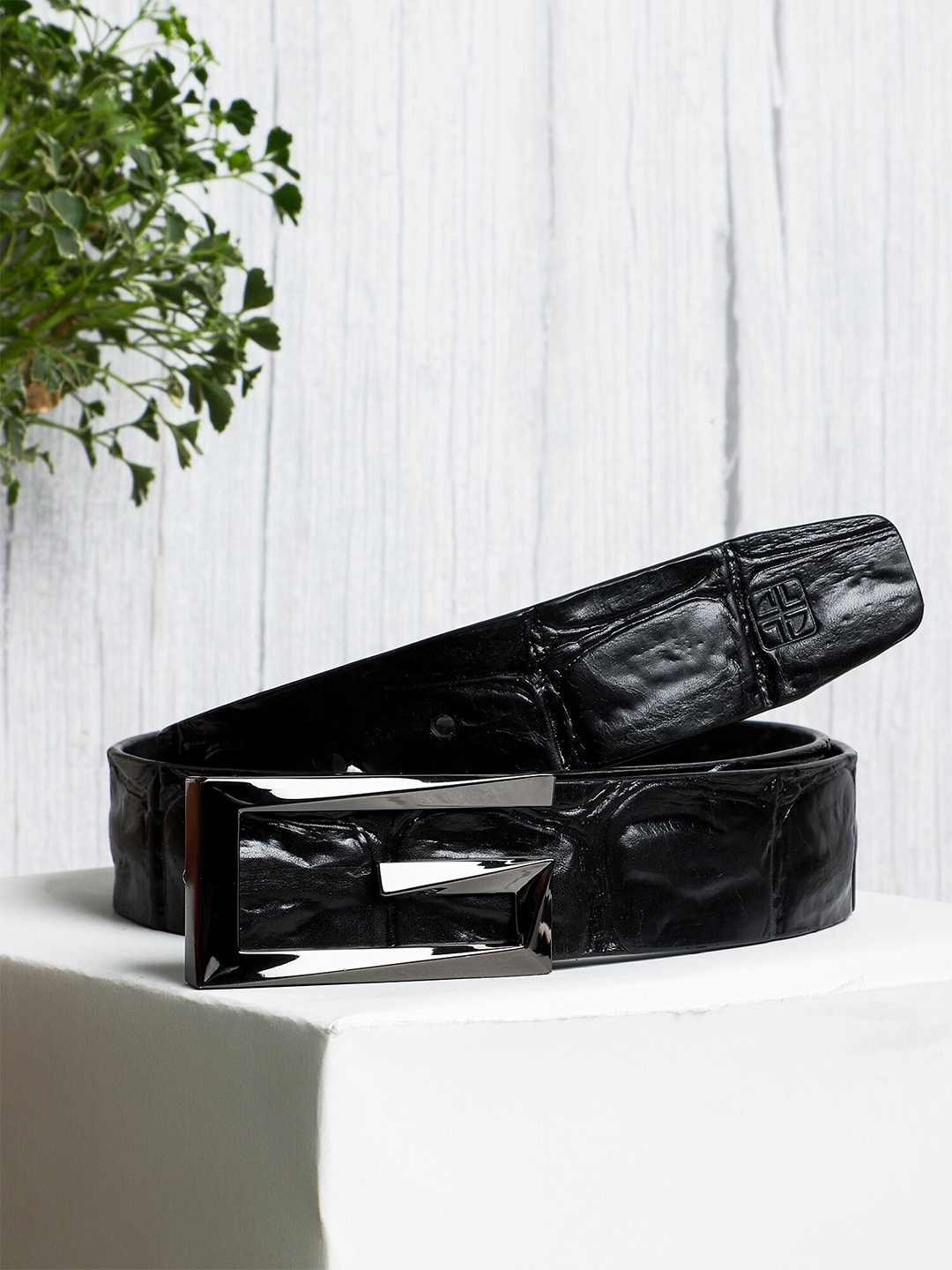 

Carlton London Men Textured Leather Belt, Black