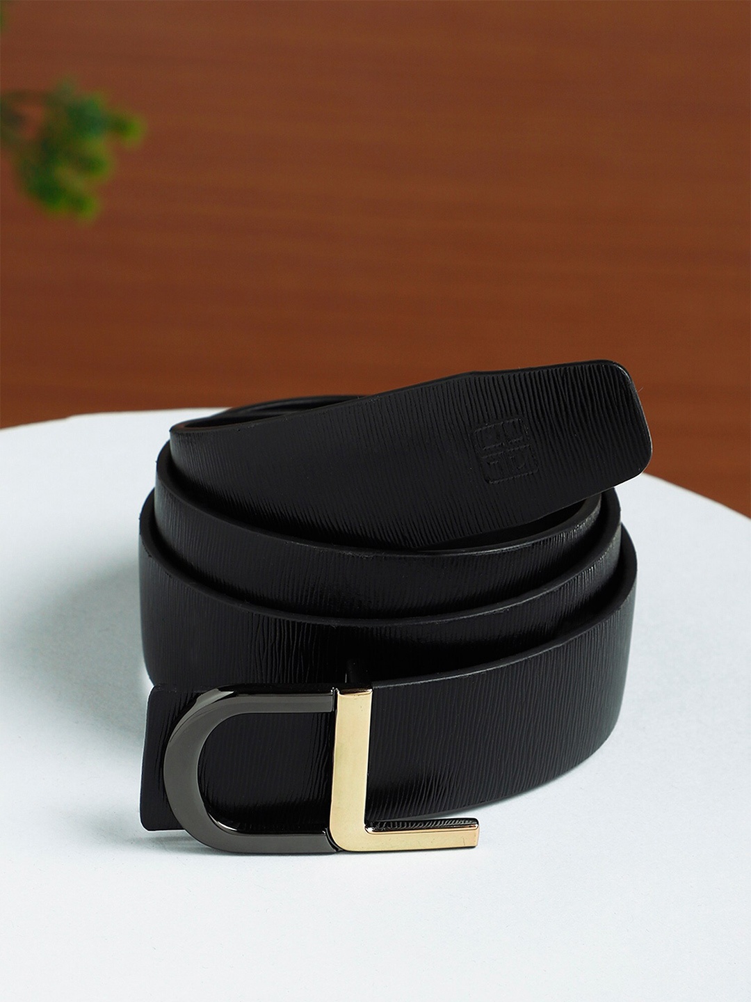 

Carlton London Men Textured Leather Belt, Black