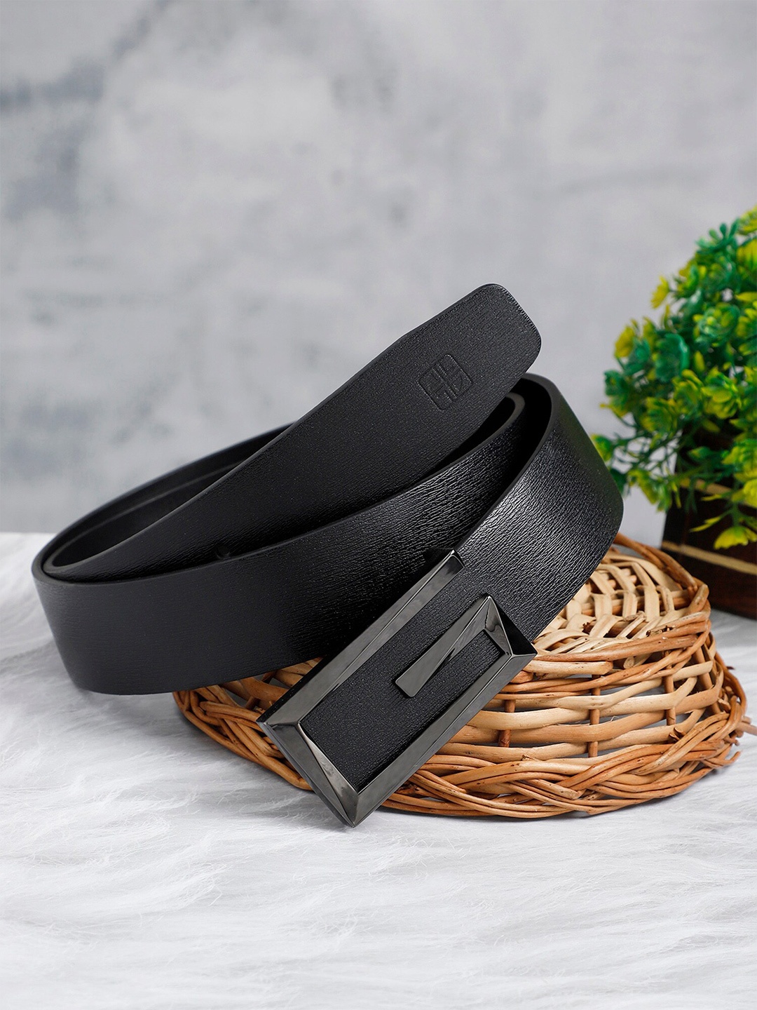 

Carlton London Men Textured Leather Belt, Black
