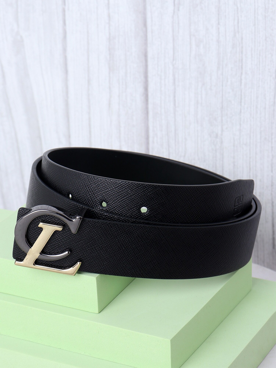 

Carlton London Men Push Pin Textured Leather Belt, Black