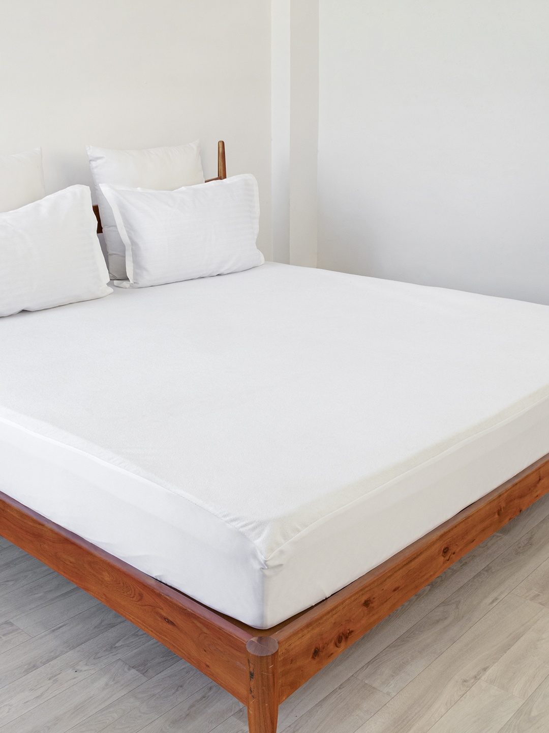 

HOMEMONDE White King Size Terry Cotton Waterproof Mattress Protector