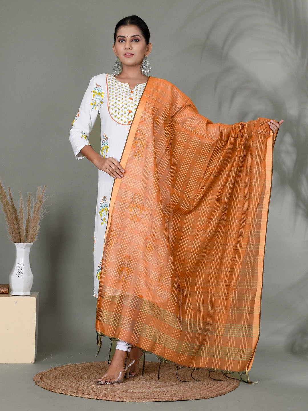 

Kesarya Checked Tasselled Border Organza Dupatta, Orange