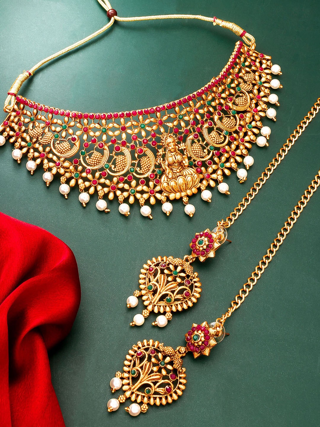 

aadita Gold-Plated Stones-Studded & Beads-Beaded Jewellery Set