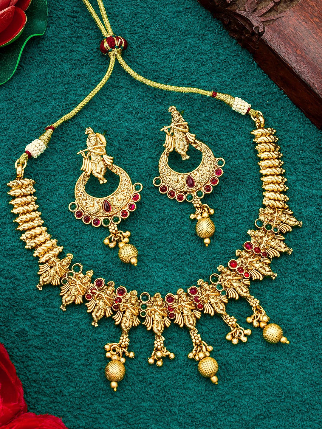 

aadita Gold-Plated Stones-Studded & Beads-Beaded Temple Jewellery Set
