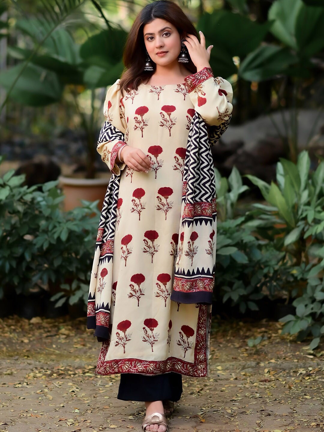 

Ambraee Women Floral Printed Kurta with Palazzos & Dupatta, Cream