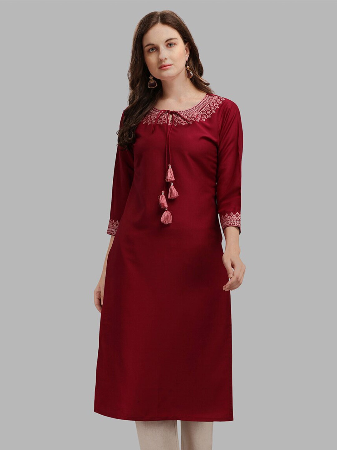 

NH KAPDEWALA Yoke Design Keyhole Neck Thread Work Chanderi Silk Kurta, Red