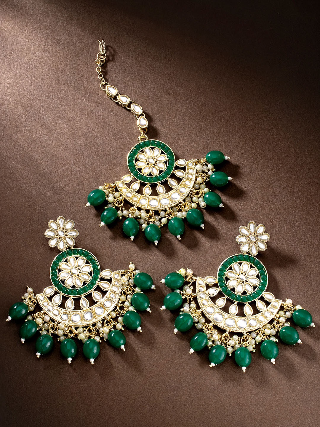 

Peora Gold-Plated Kundan Maang Tika & Earrings, Green