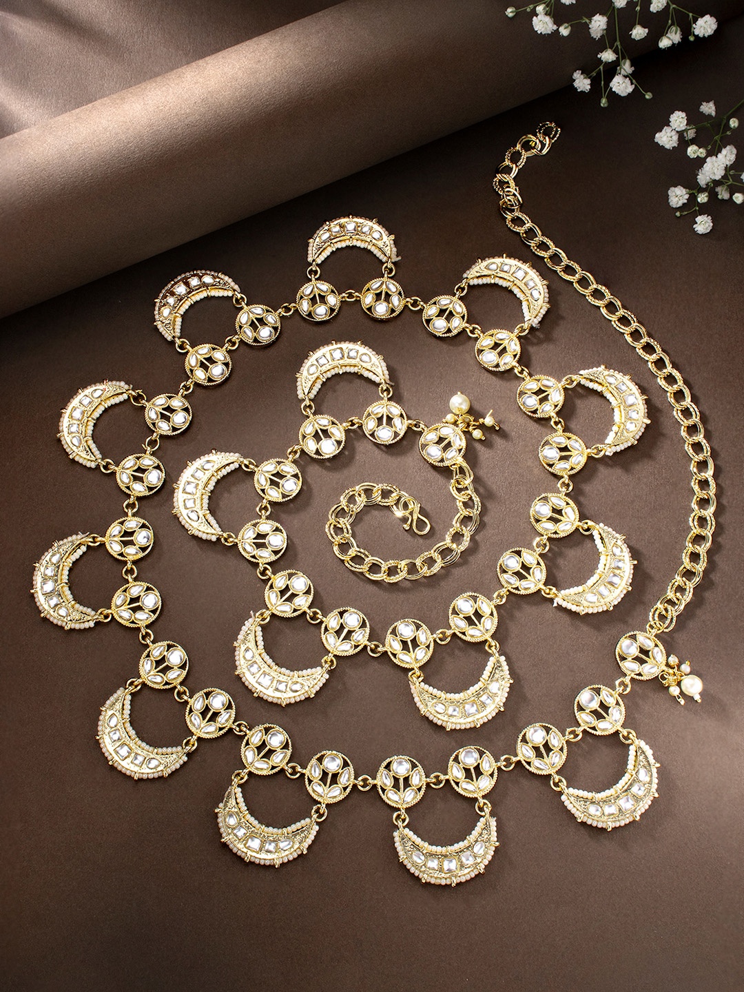 

Peora White Kundan Studded Kamarband Belly Chain