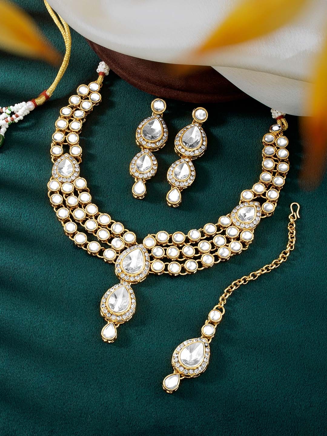 

Peora Gold-Plated Kundan Jewellery Set, White