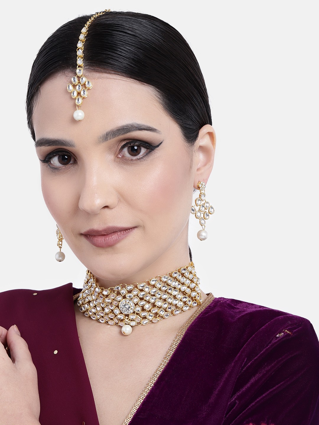 

Peora Gold-Plated Artificial Stones & Beads Jewellery Set, White