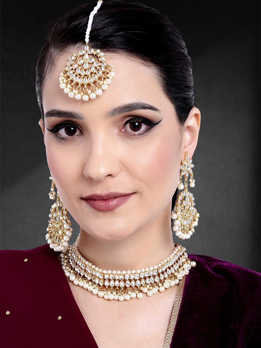 

Peora Gold-Plated Artificial Stones & Beads Jewellery Set, White