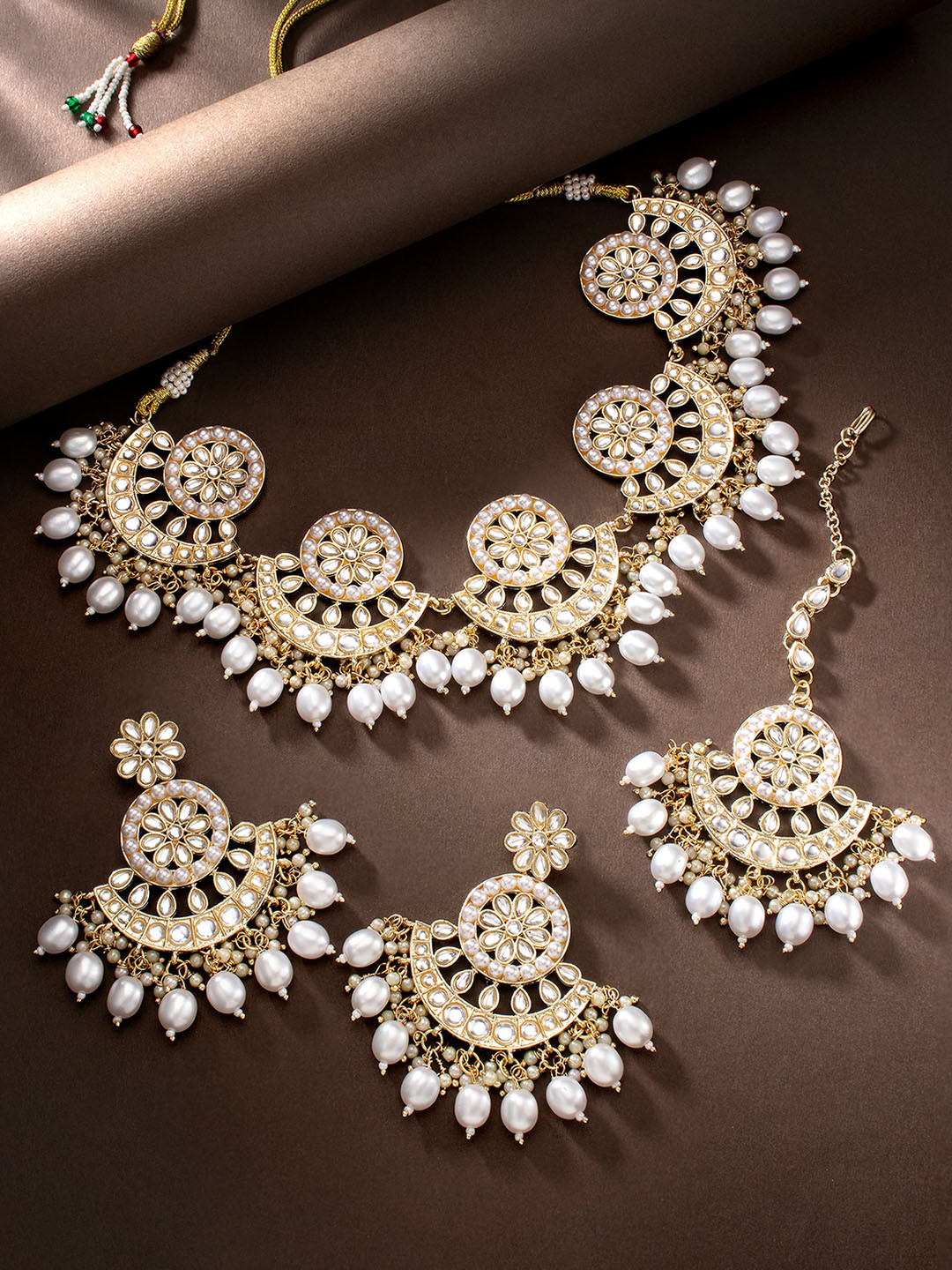 

Peora Gold-Plated Kundan Jewellery Set, White