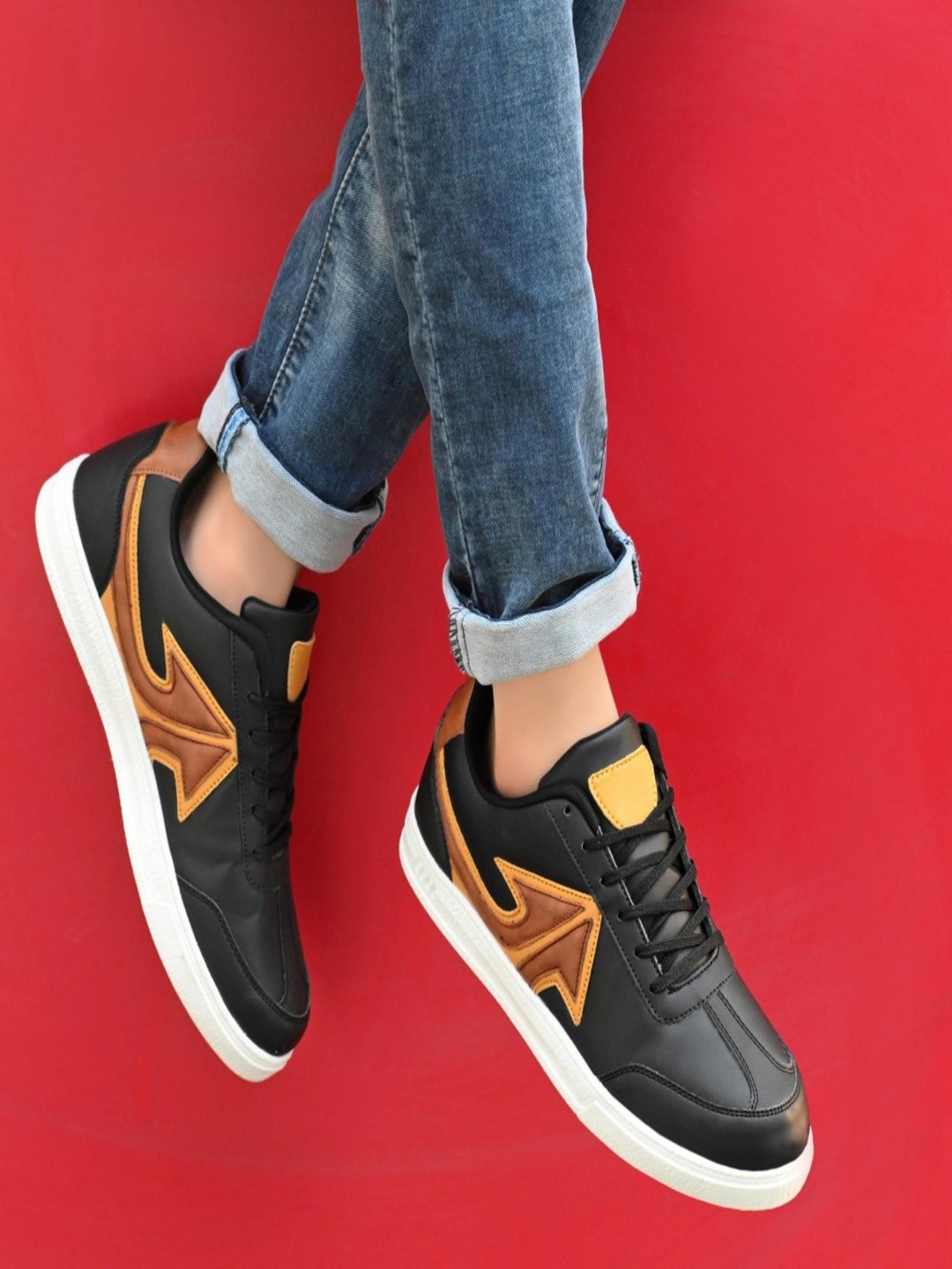 

OFF LIMITS Men Tennis Non-Marking Shoes, Black