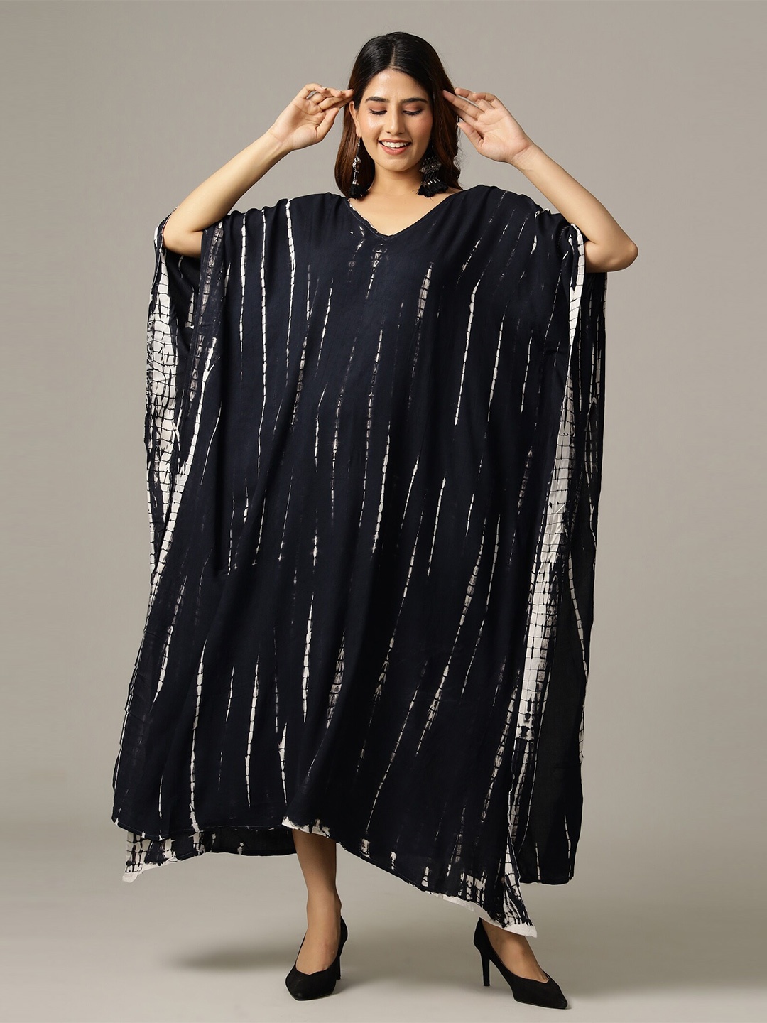 

HANDICRAFT PALACE Printed Maxi Nightdress, Black