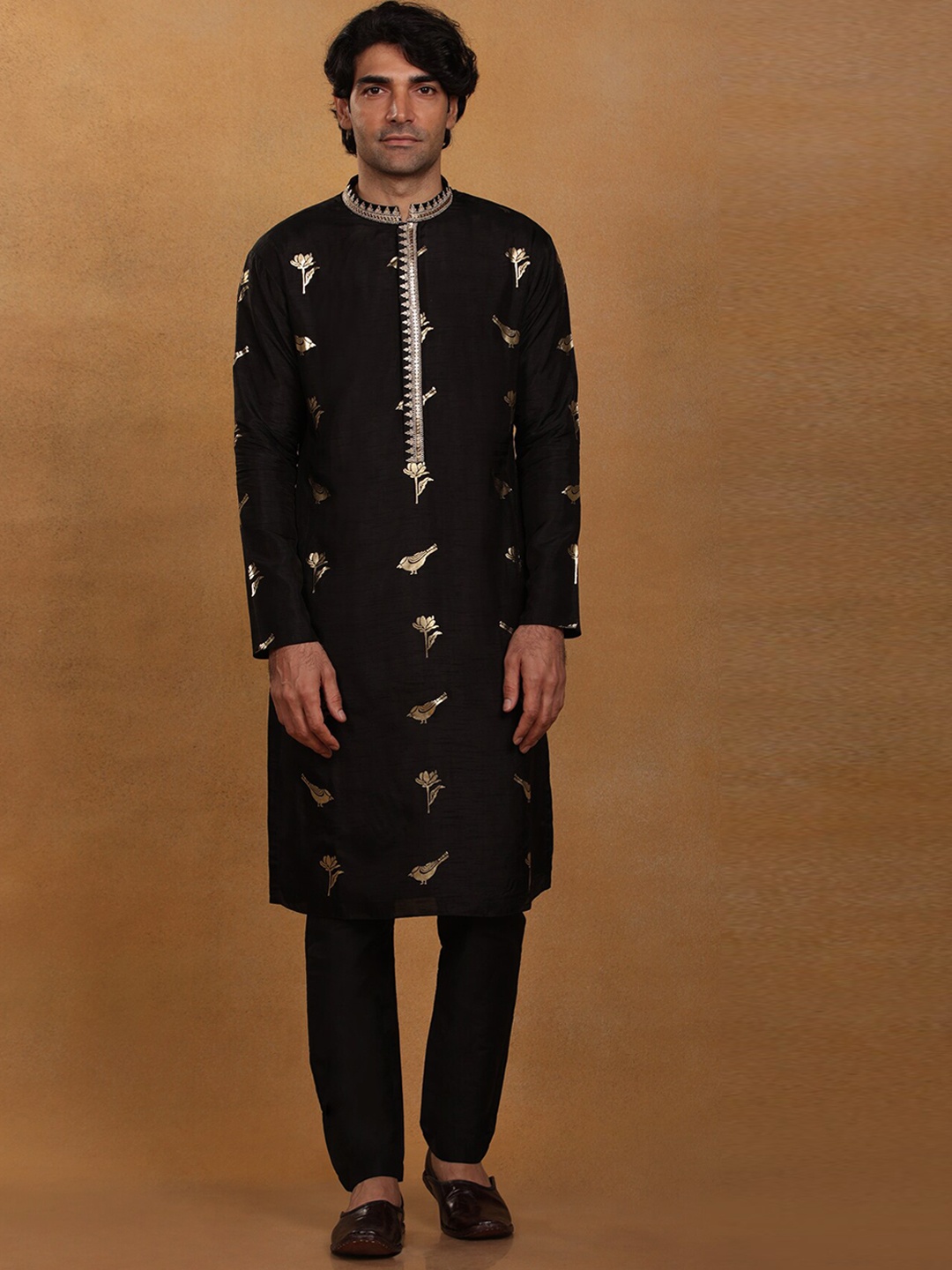 

Masaba Floral Printed Mandarin Collar Straight Kurta, Black