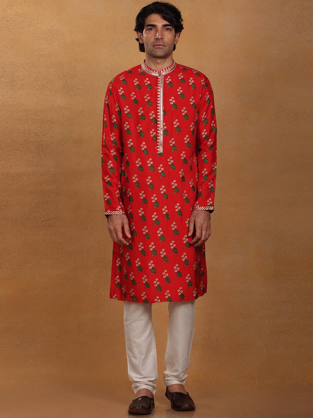 

Masaba Floral Printed Mandarin Collar Straight Raw Silk Kurta, Red