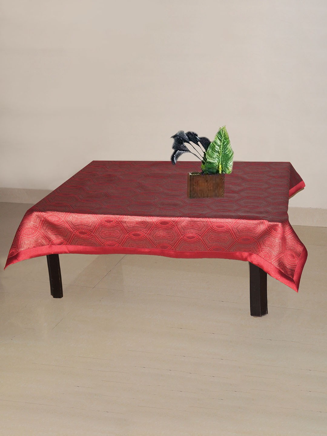 

Lushomes Red Self Design Jacquard 4 Seater Centre Table Cloth
