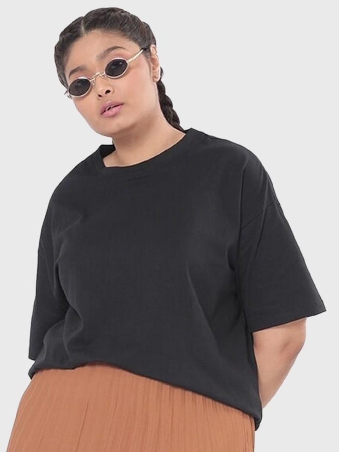 

Bewakoof Plus Women Plus Size Round Neck Pure Cotton Oversized T-shirt, Black