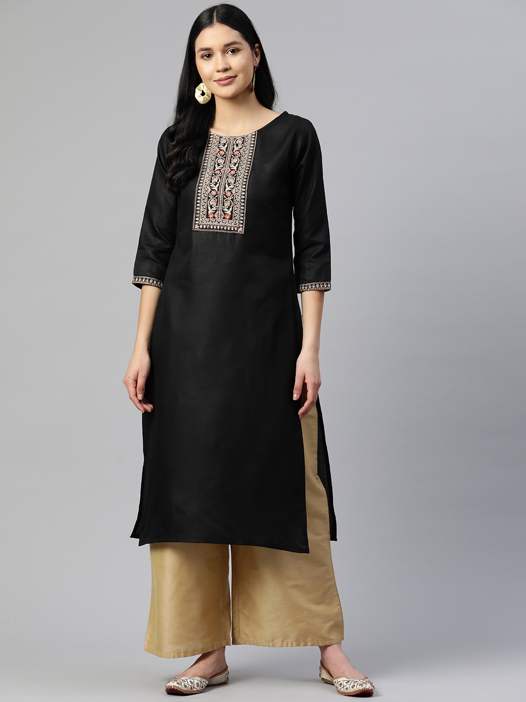 

Vbuyz Women Floral Embroidered Sequinned Kurta, Black