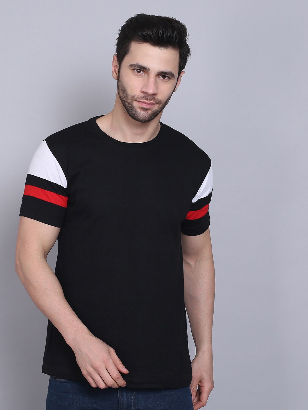 

THE EG STORE Men Colourblocked T-shirt, Black