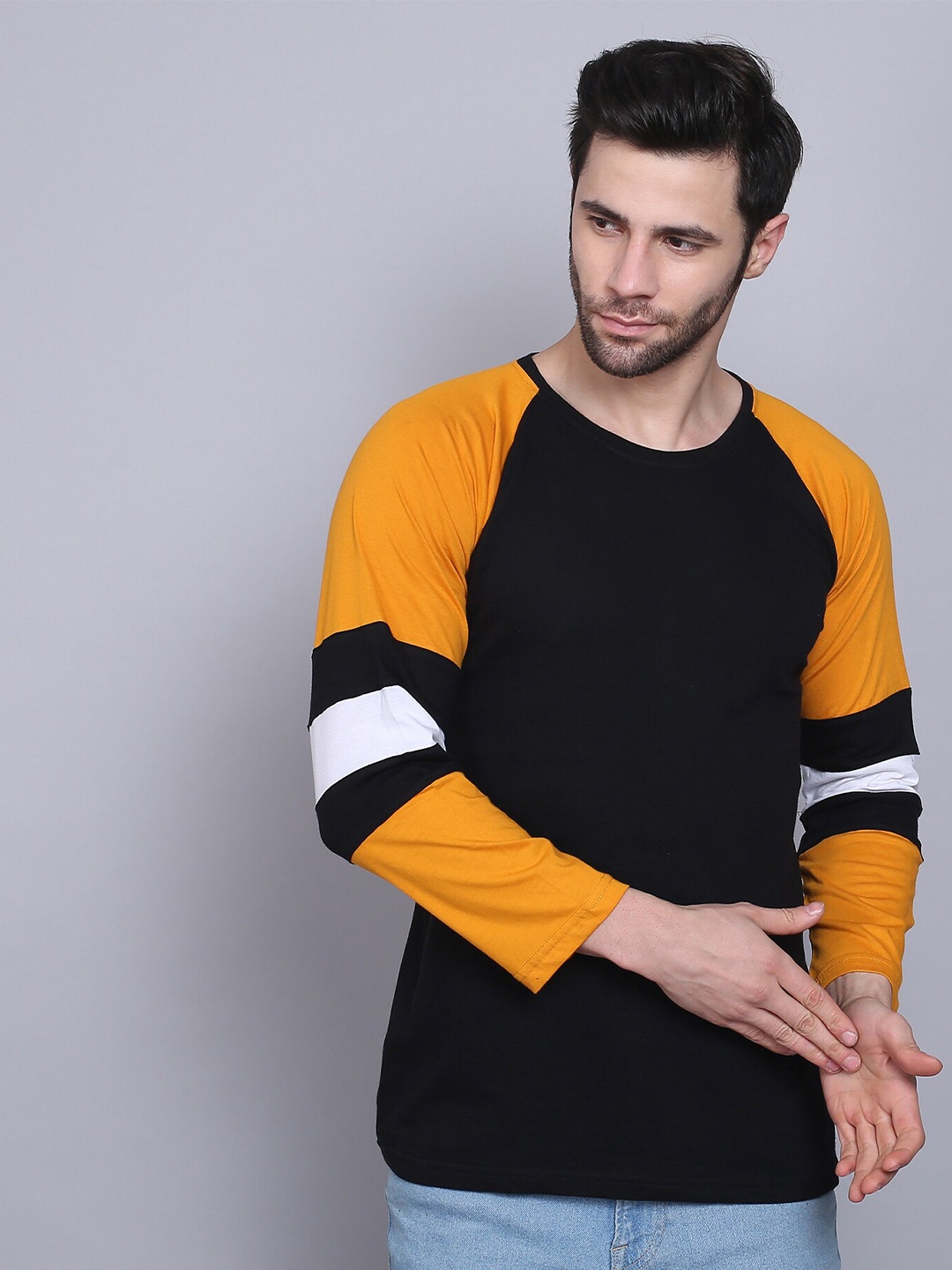 

THE EG STORE Men Colourblocked Cotton T-shirt, Black