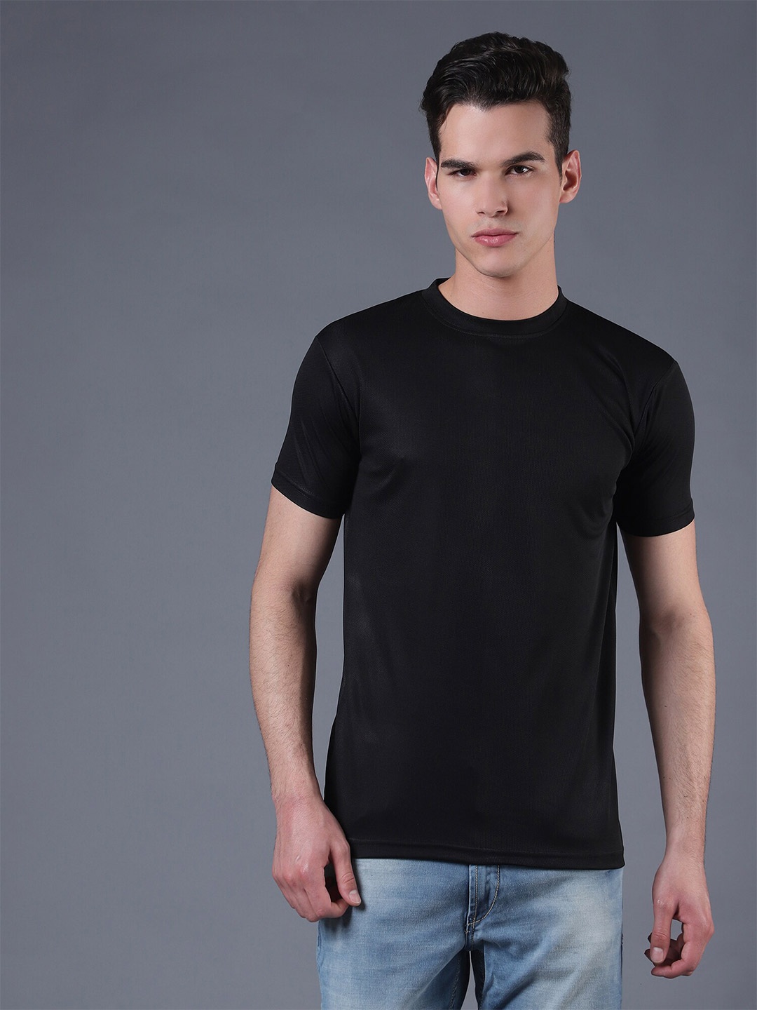 

THE EG STORE Men Black T-shirt