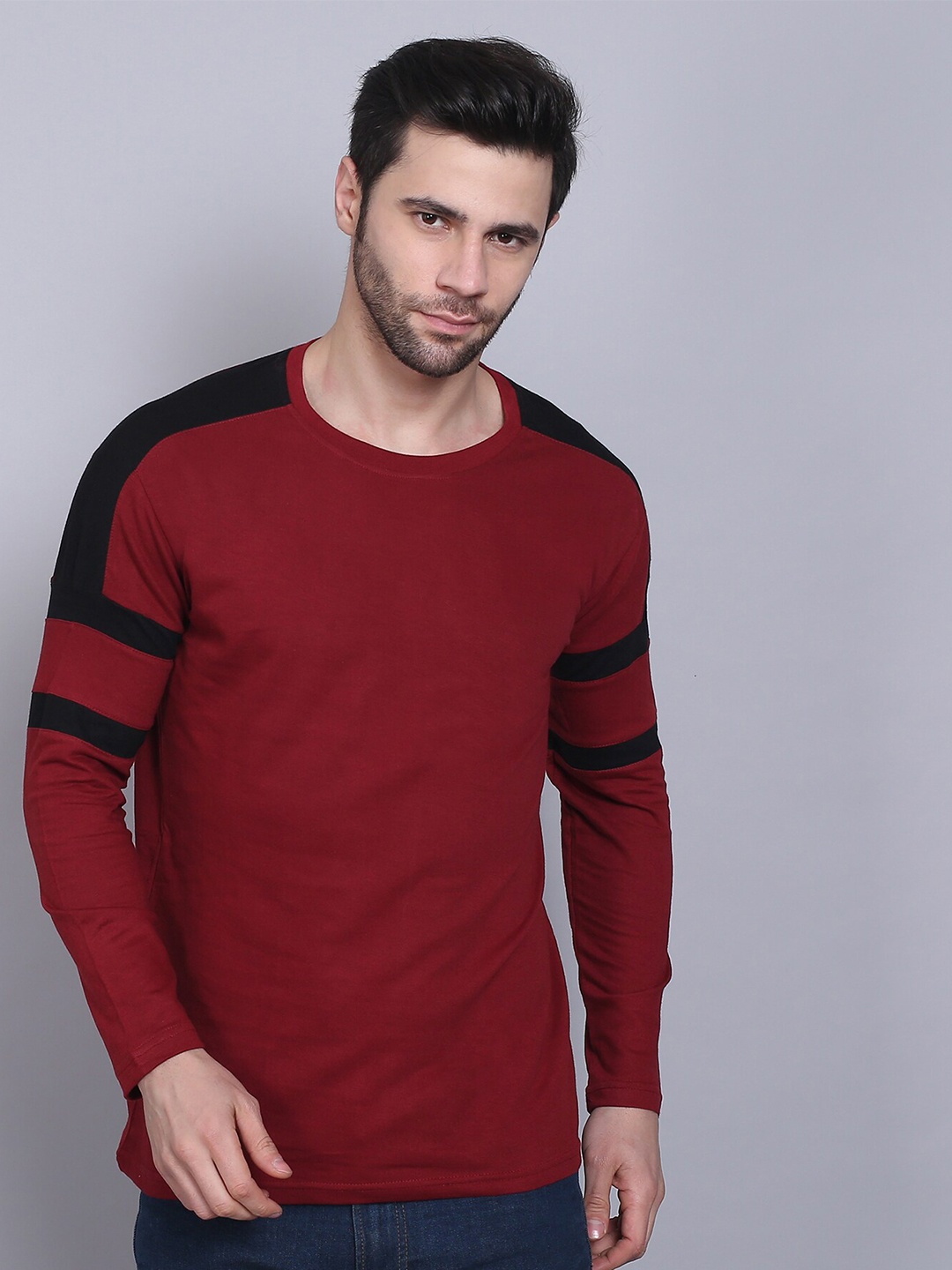 

THE EG STORE Men Colourblocked Cotton T-shirt, Maroon