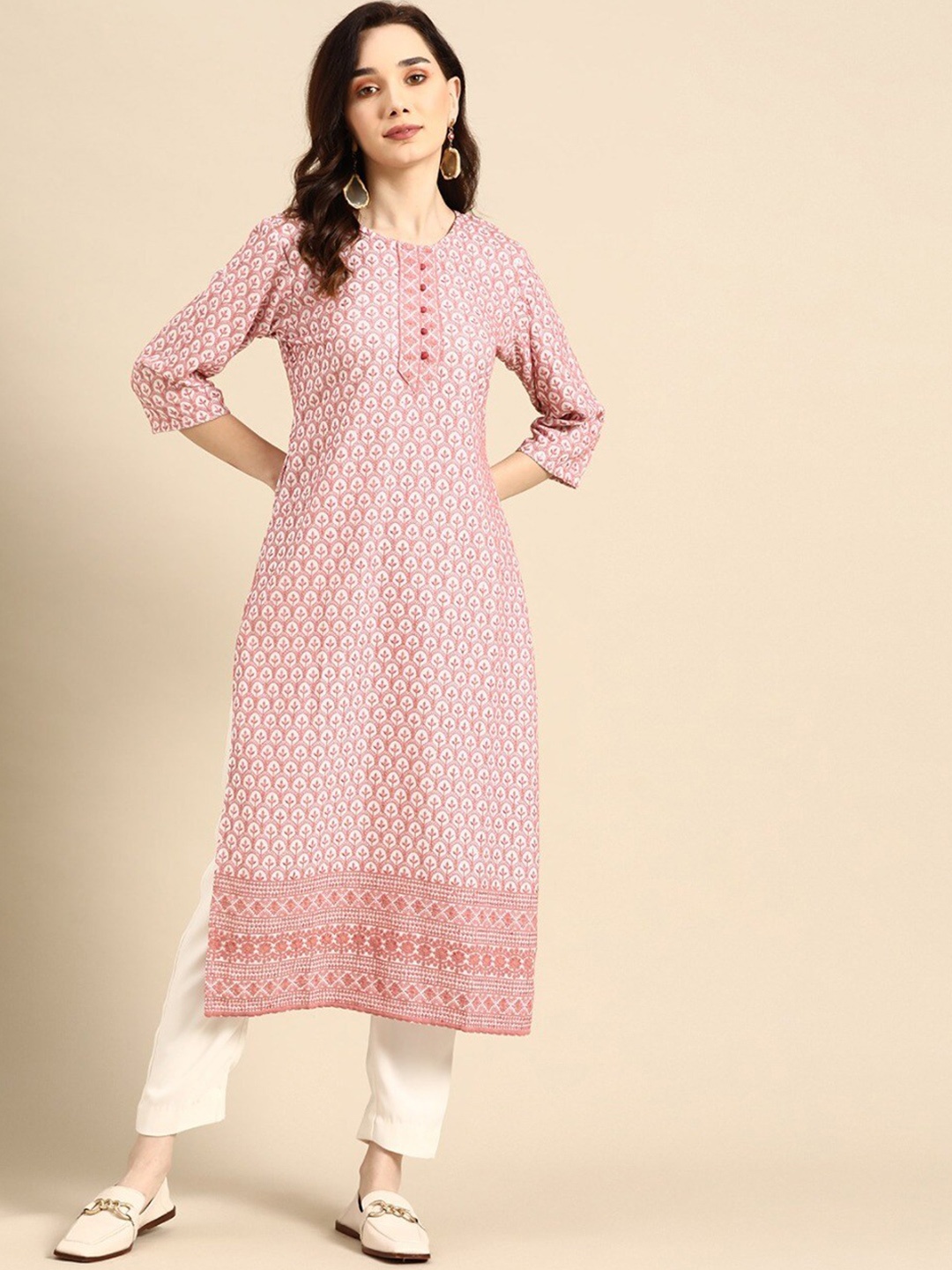 

Sangria Geometric Embroidered Sequinned Kurta, Pink