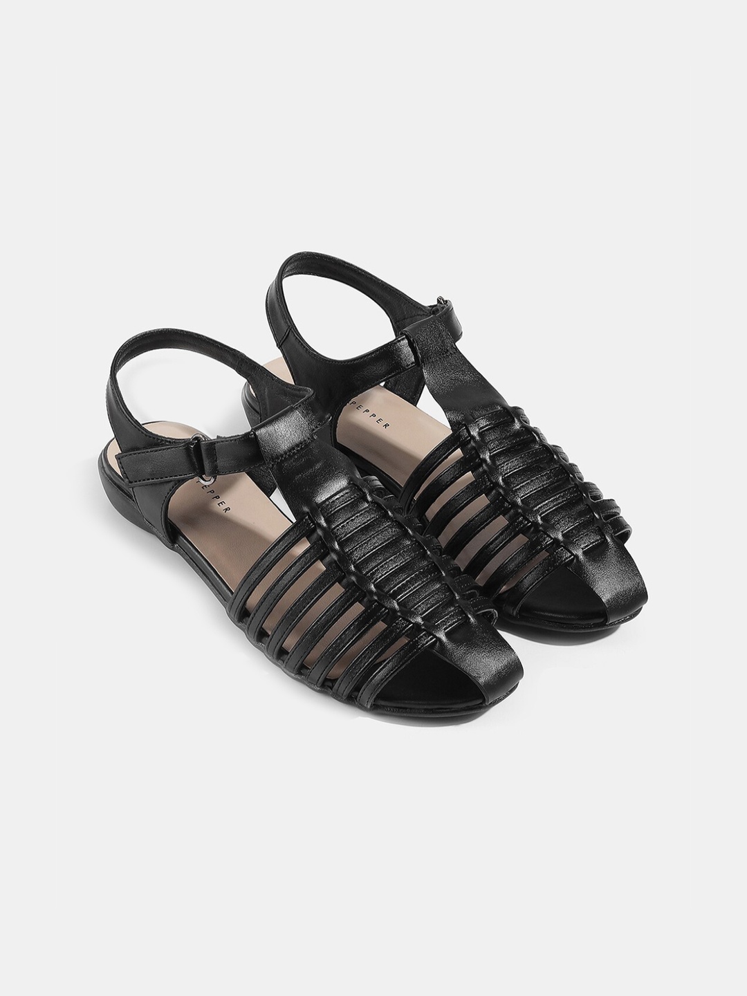 

LEMON & PEPPER Women Gladiators Flats, Black