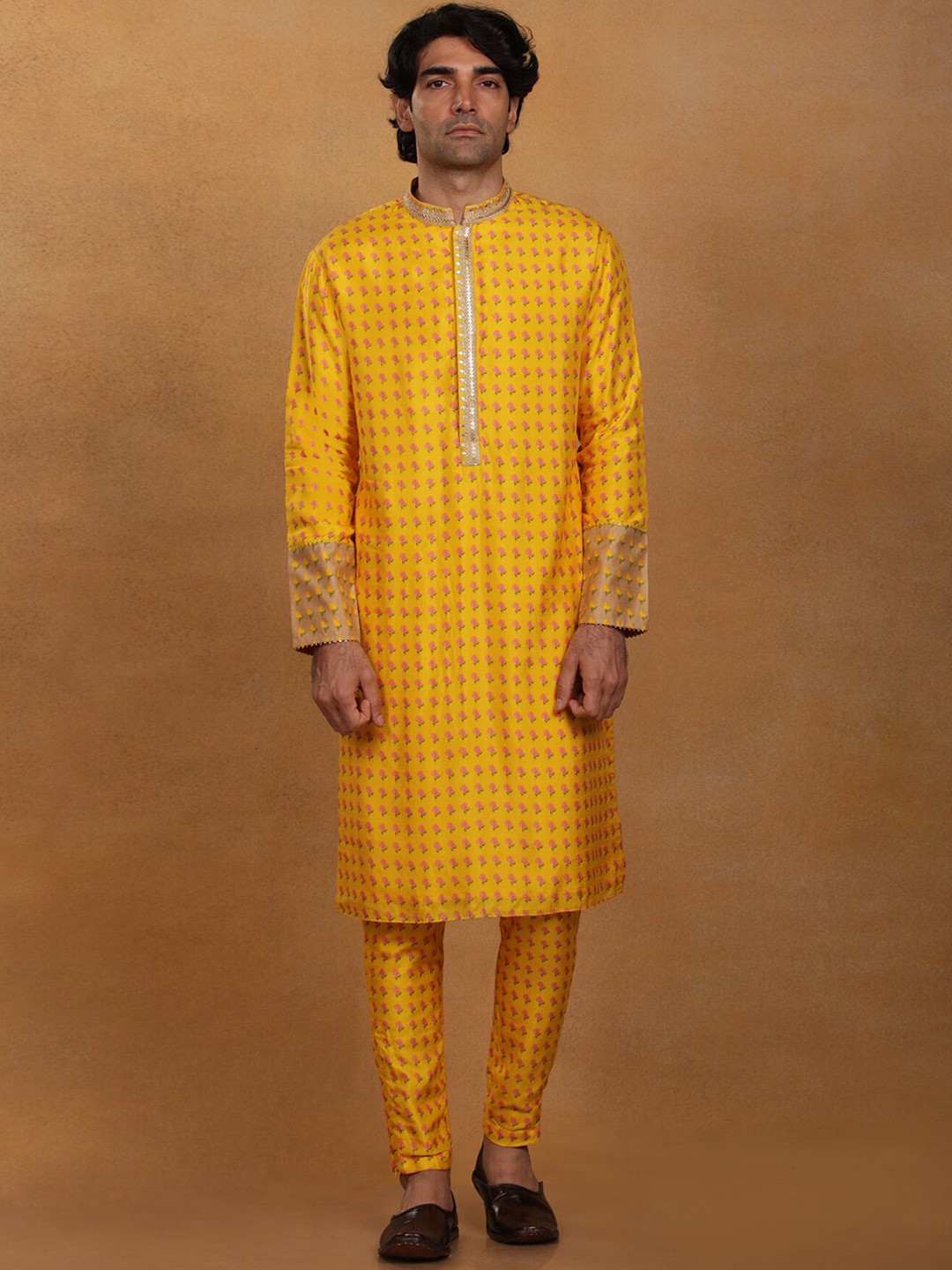 

Masaba Men Floral Printed Raw Silk Kurta with Trousers & With Dupatta, Yellow