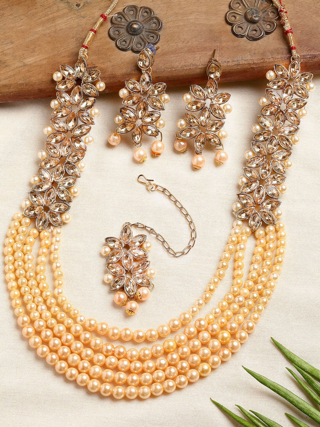 

ZENEME Gold-Plated Stone-Studded & Pearl Beaded Jewellery Set