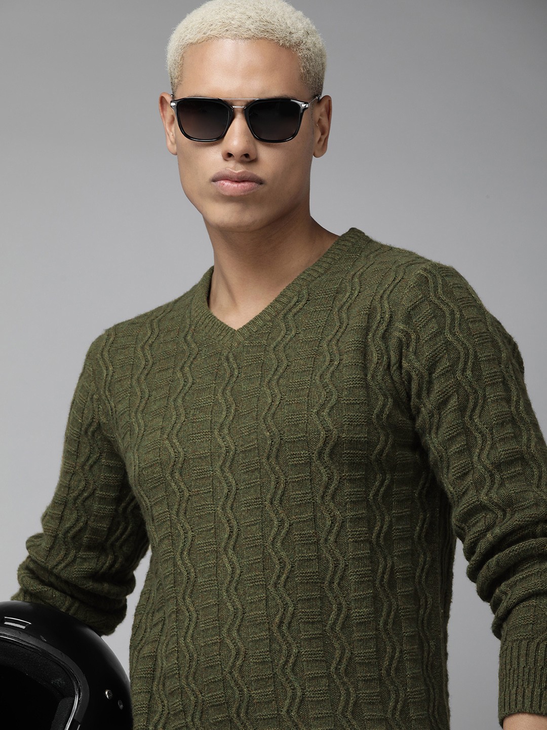 

Roadster Men Self Design Pullover, Olive