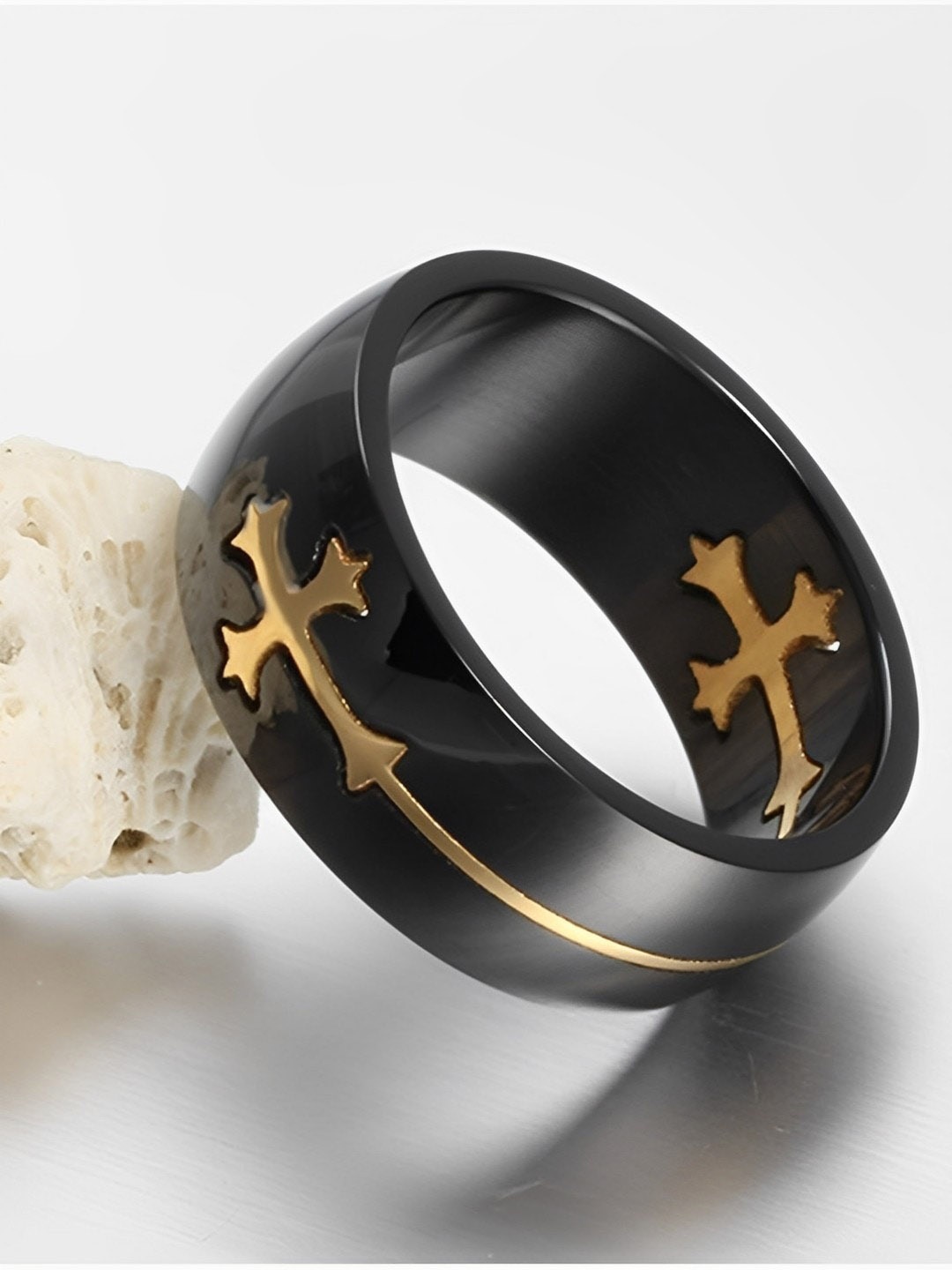 

UNIVERSITY TRENDZ Gold-Plated Engraved Crucifix Cross Christian Finger Ring