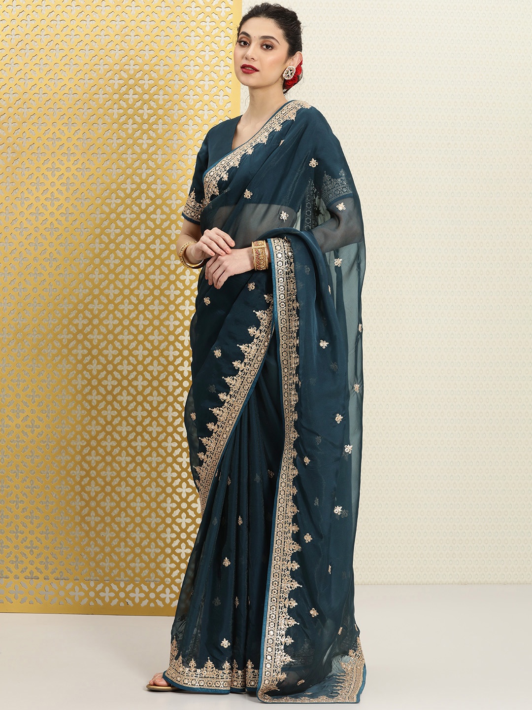 

House of Pataudi Teal & Gold-Toned Ethnic Motifs Sequinned Organza Heavy Work Saree