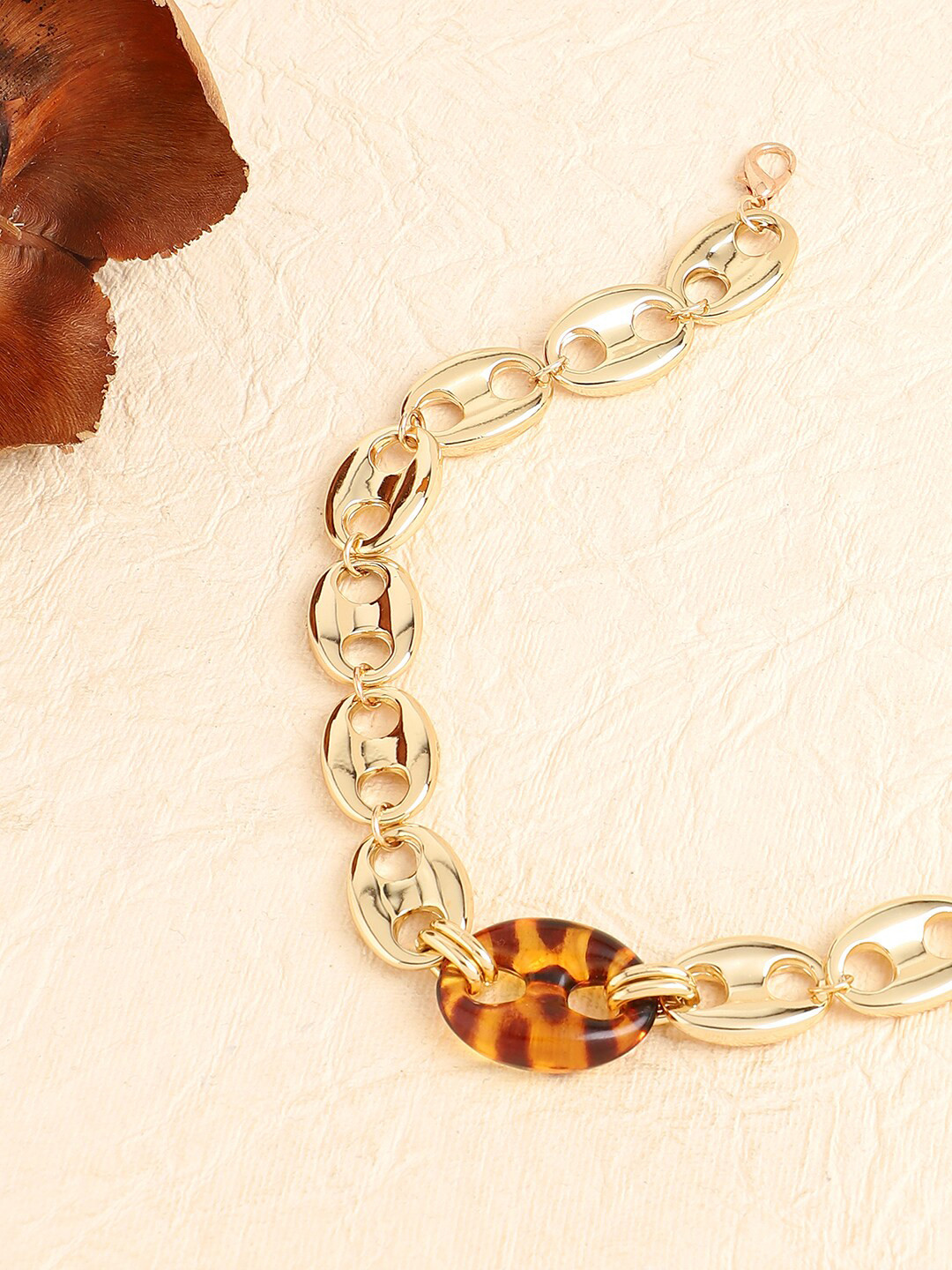 

SOHI Gold-Plated Necklace