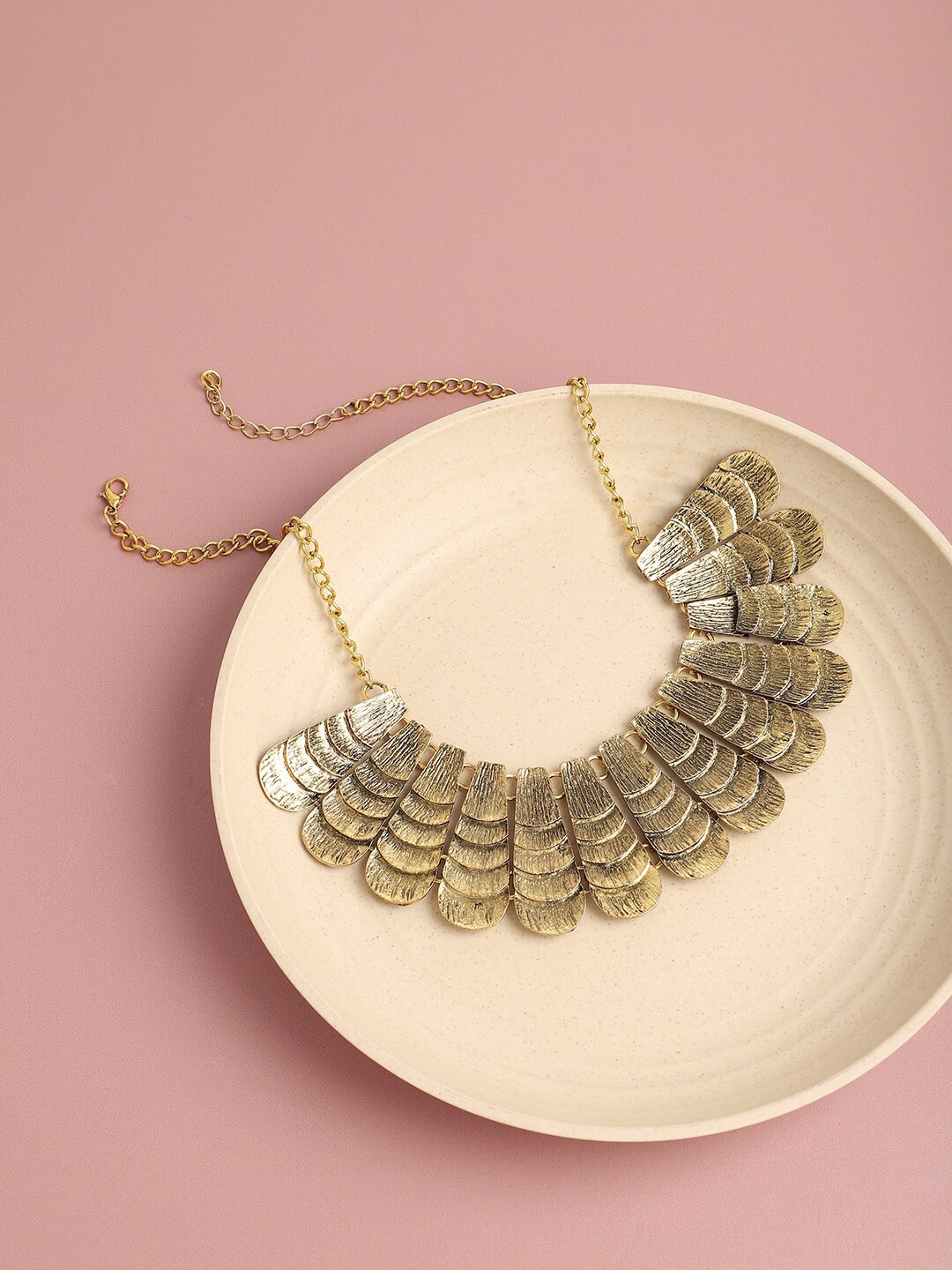 

SOHI Gold-Plated Necklace