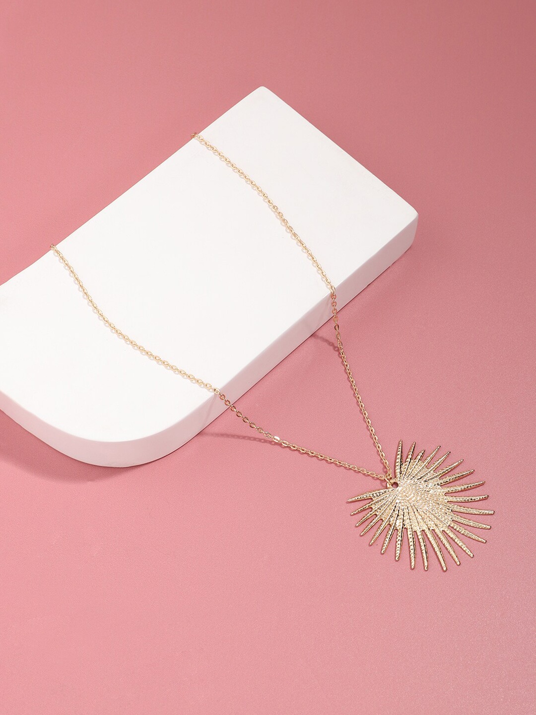 

SOHI Gold-Plated Necklace