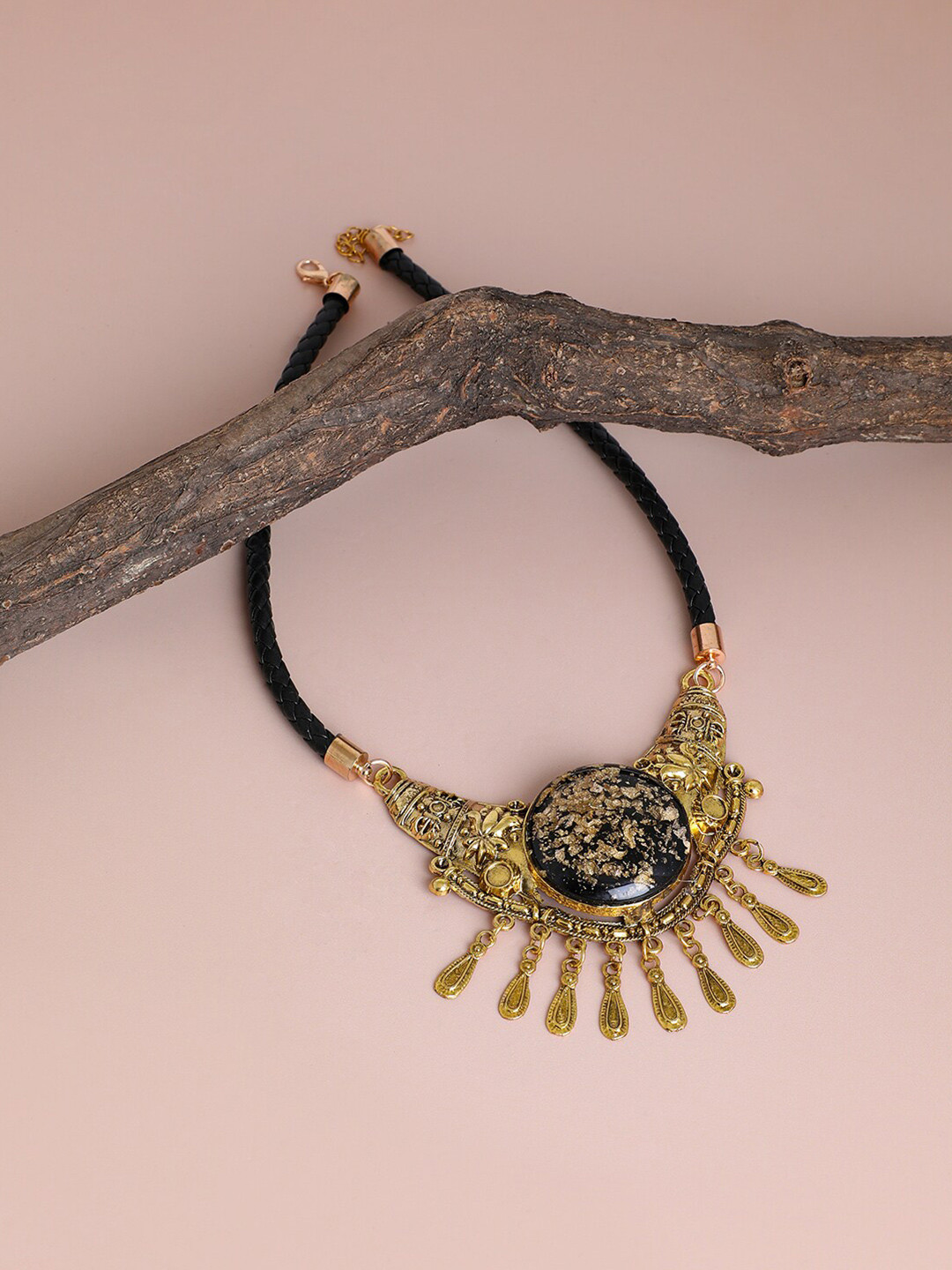 

SOHI Gold-Plated Necklace