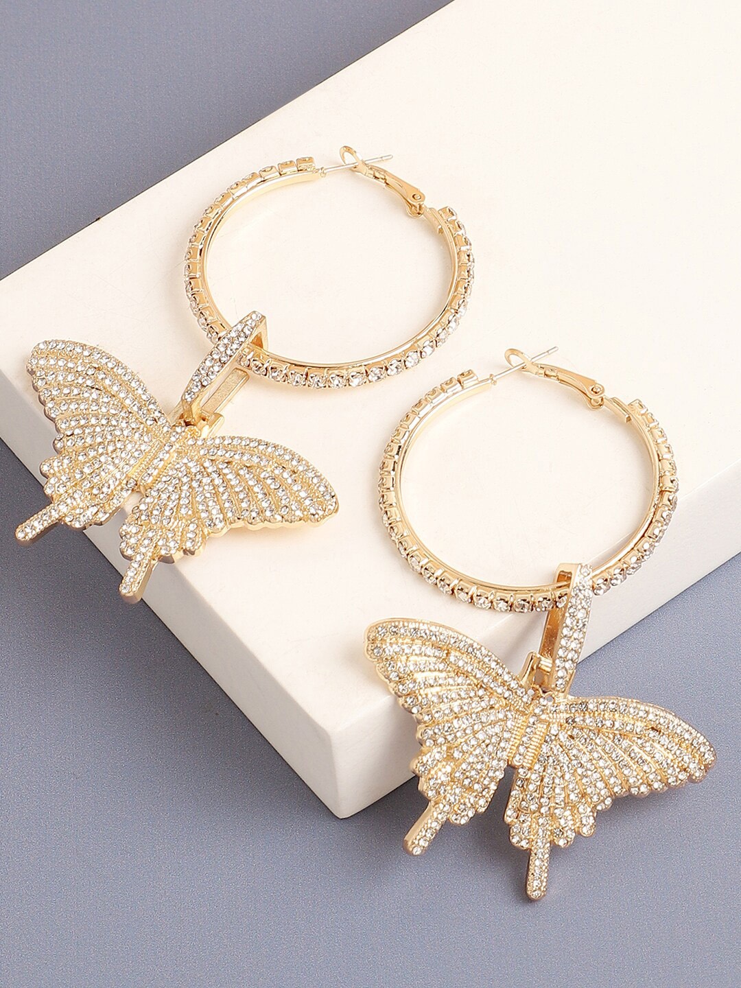 

SOHI Gold-Plated Classic Drop Earrings, White